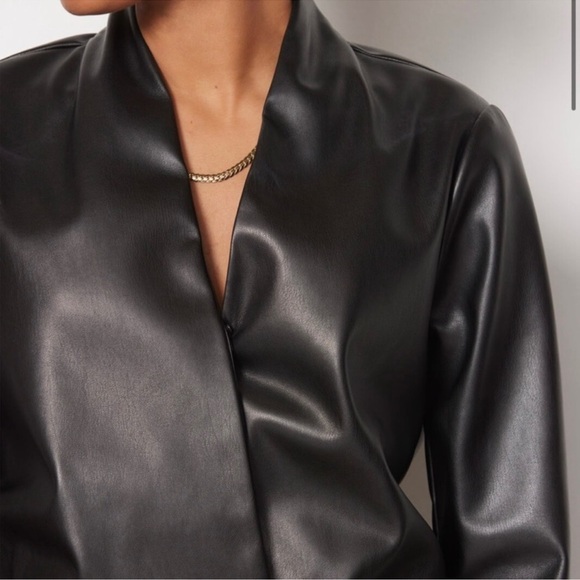 EVEREVE Nylah Black Vegan Leather Blazer Jacket Top With Suede Interior XS - Picture 3 of 9